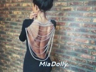 Mia_Dolly