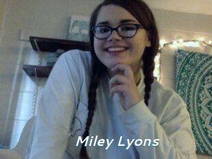 Miley_Lyons