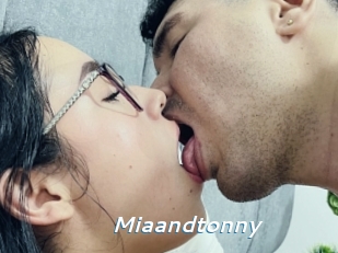 Miaandtonny